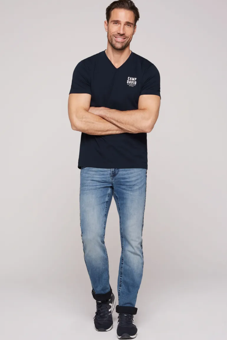 Shop CAMP DAVID & SOCCX Basic T-Shirt V-Neck mit Logo Print blue navy bluenavy