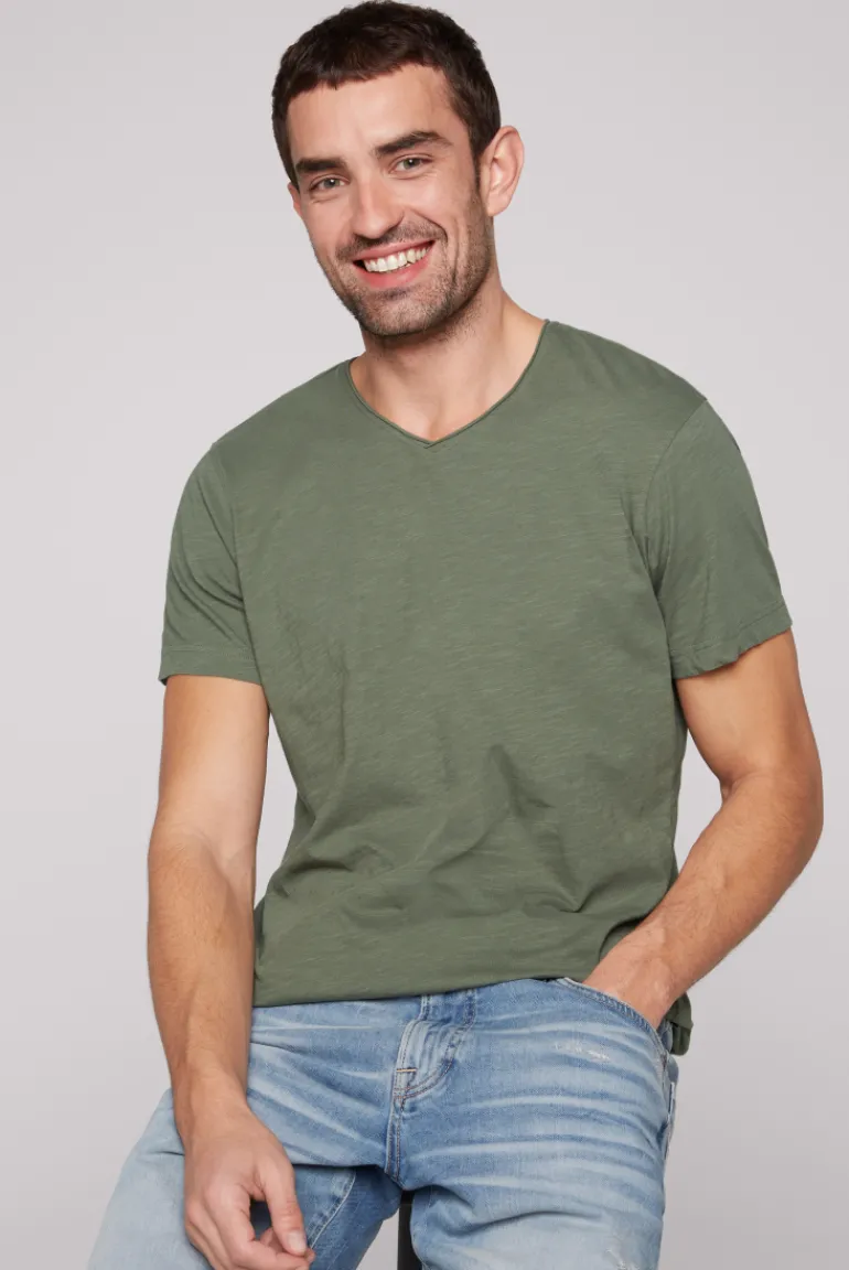 Shop CAMP DAVID & SOCCX Basic T-Shirt V-Neck mit Used-Kante green olive greenolive
