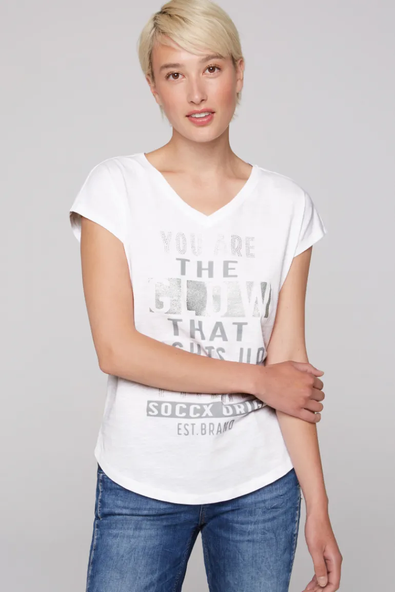 Best Sale CAMP DAVID & SOCCX Shirt mit V-Ausschnitt und Wording Print opticwhite