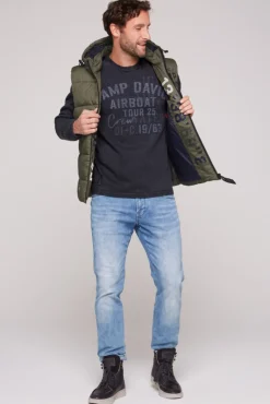 Online CAMP DAVID & SOCCX Steppweste mit Kapuze und Rücken-Print medium khaki mediumkhaki